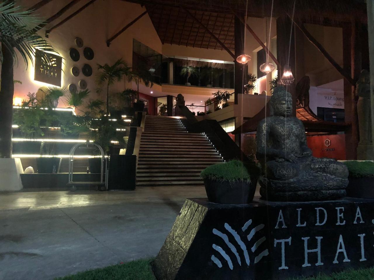 Aparthotel Aldea Thai By Blue Oceanfront Playa del Carmen Exterior foto